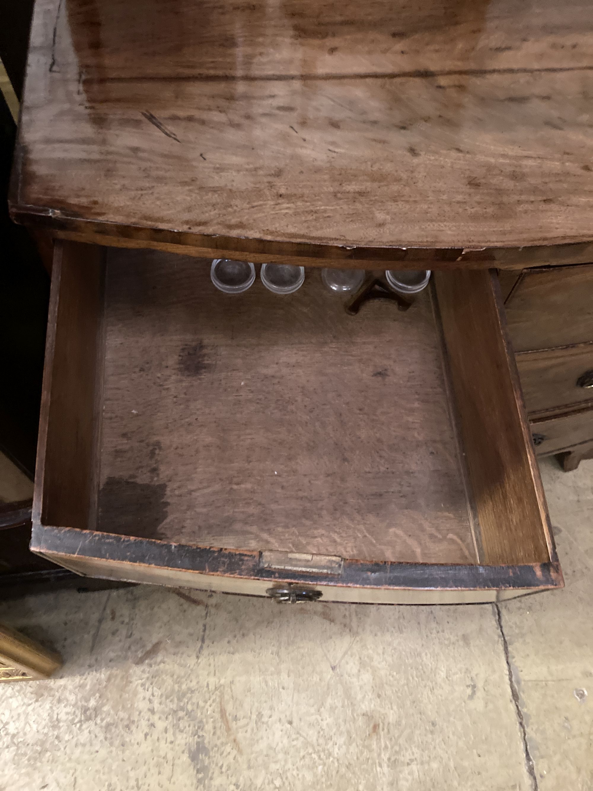 A Regency mahogany bowfront chest, width 90cm, depth 49cm, height 88cm